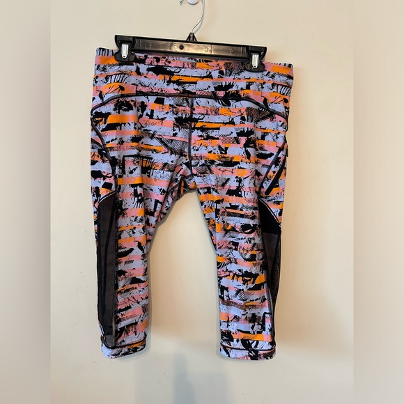 lululemon athletica Pants - Lululemon Sun Runner Crop Leggings Size‎ 10